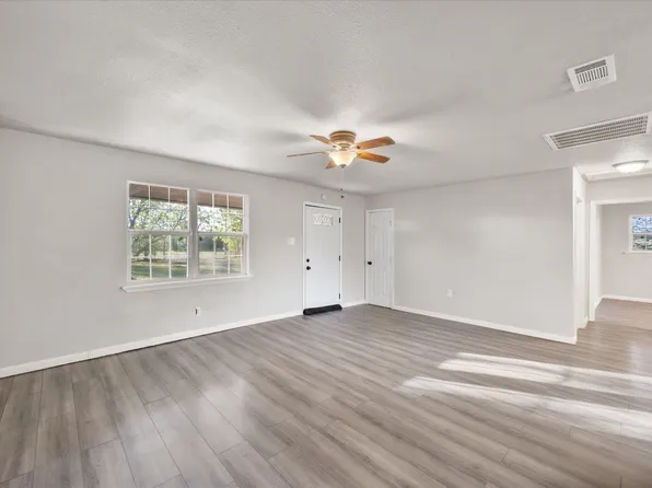 514 SE County Road 3015, Corsicana, TX 75109