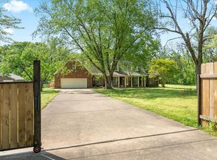 300 Hilldale Ln, Millington, TN 38053