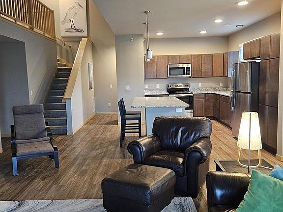 3rd image of 3122 South High Point Road