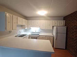 3703 James St APT 1E, McHenry, IL 60050