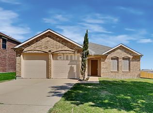 1600 Waters Edge Dr, Glenn Heights, TX 75154