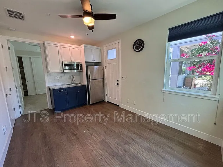 12086 Mircado Way — Photo 9