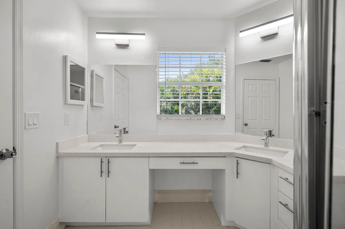 3 bed, 2.5 bath, 1613 sqft, $3,500 — Photo 4