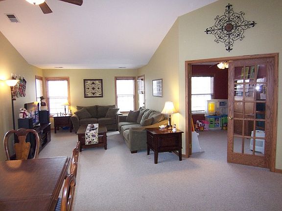 4th image of 345 Sheffield Dr #345