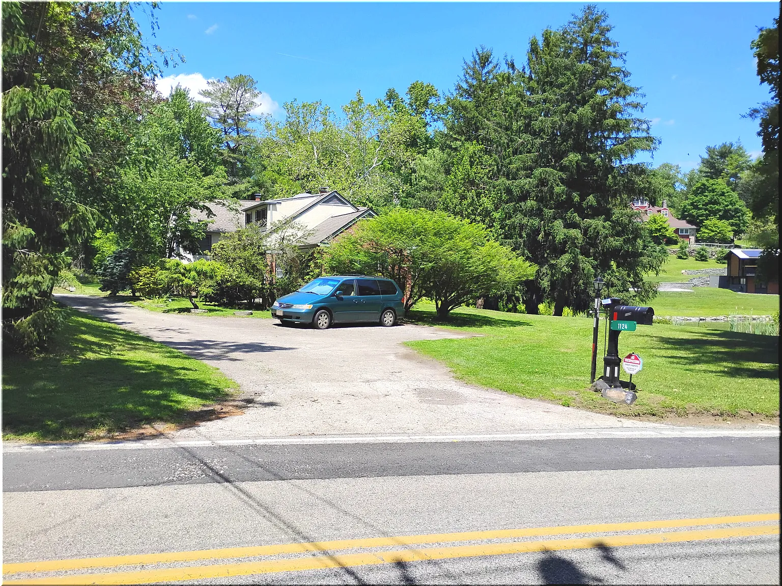 4 bed, 3.5 bath, 3338 sqft, $6,250 — Photo 2