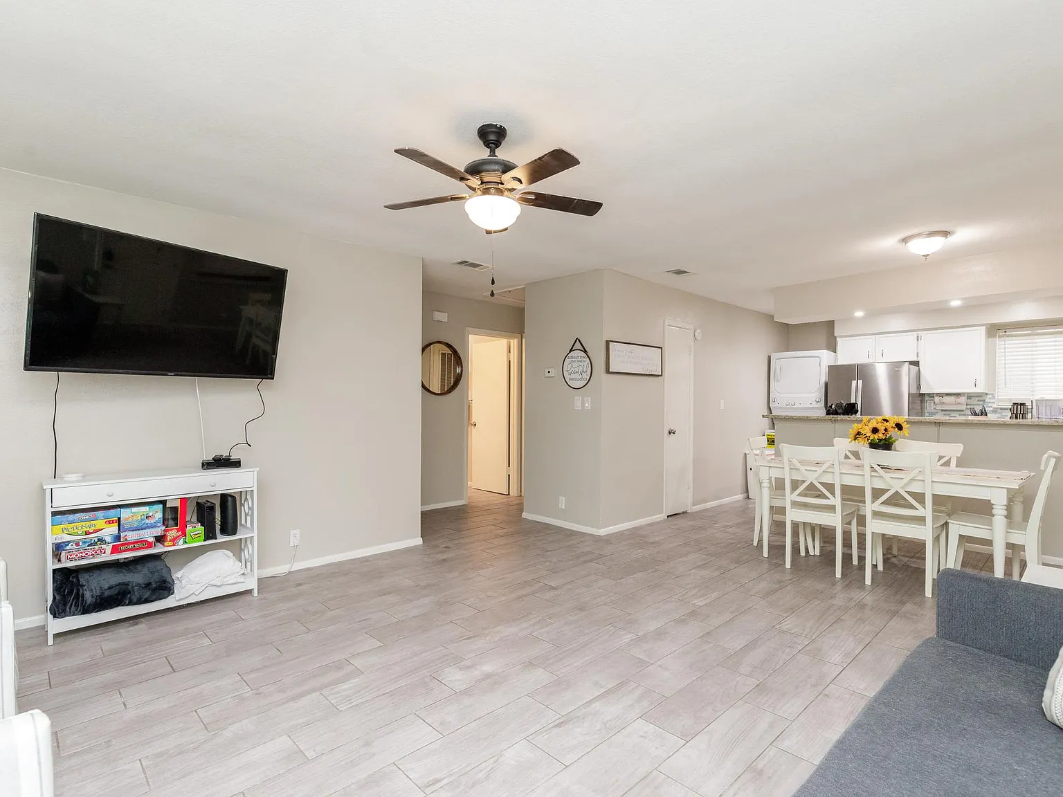 2 bed, 900 sqft, $1,925 — Photo 4