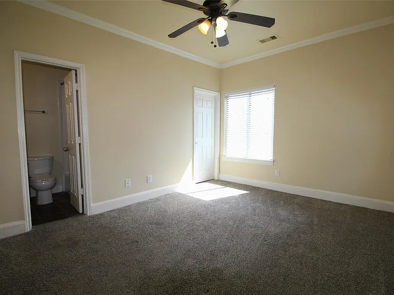 4709 Scott St #B — Photo 14