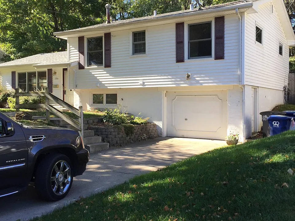 1704 Monterey Ct