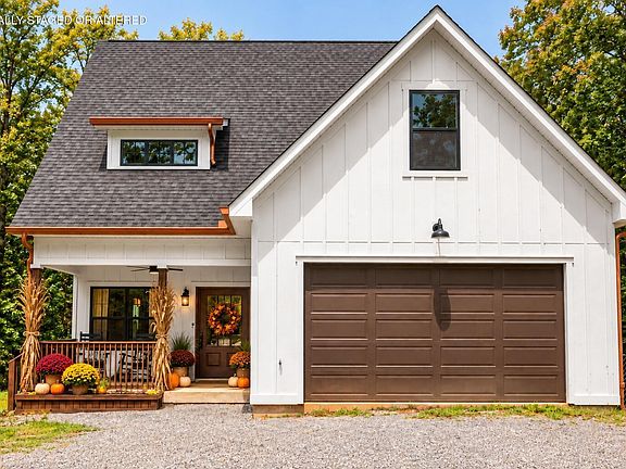 2nd image of 2444 Cloverdale Rd
