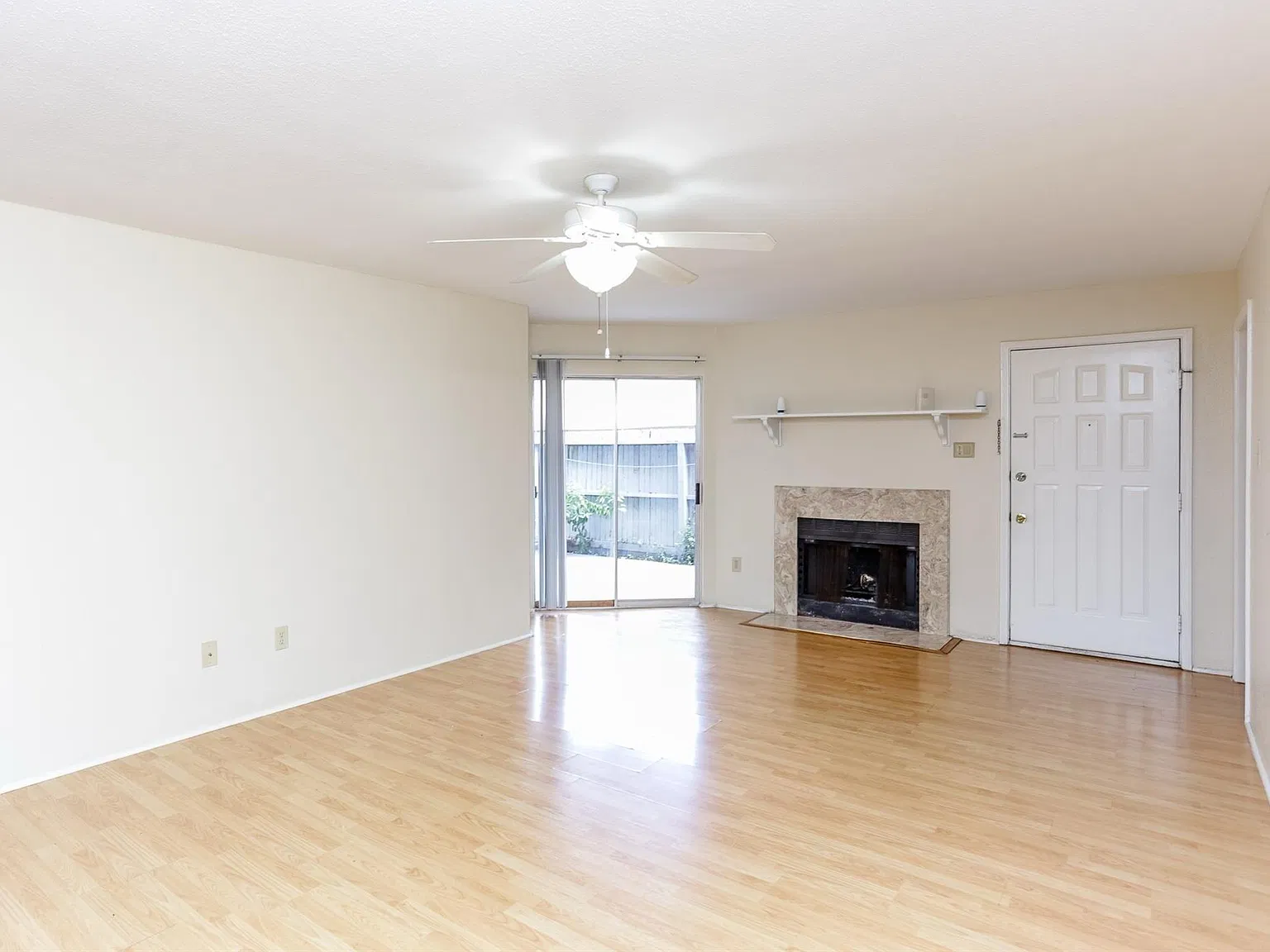2 bed, 2.0 bath, 1068 sqft, $1,200 — Photo 4