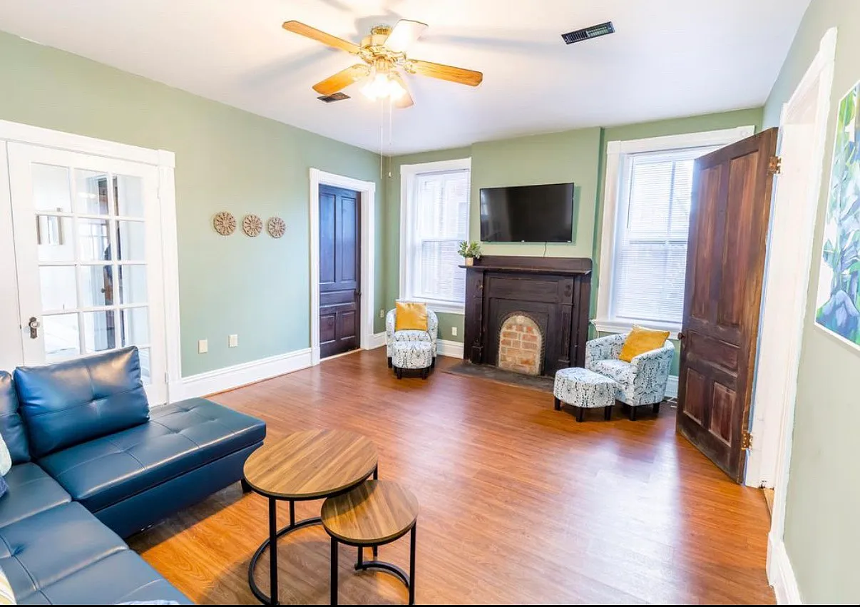 5 bed, 2572 sqft, $3,100 — Photo 4