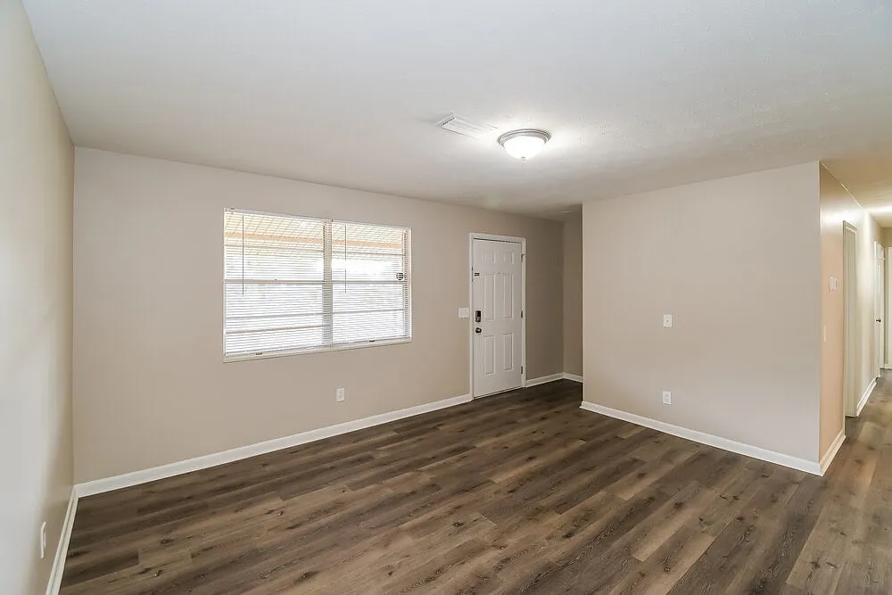 3 bed, 2.0 bath, 1378 sqft, $1,860 — Photo 4