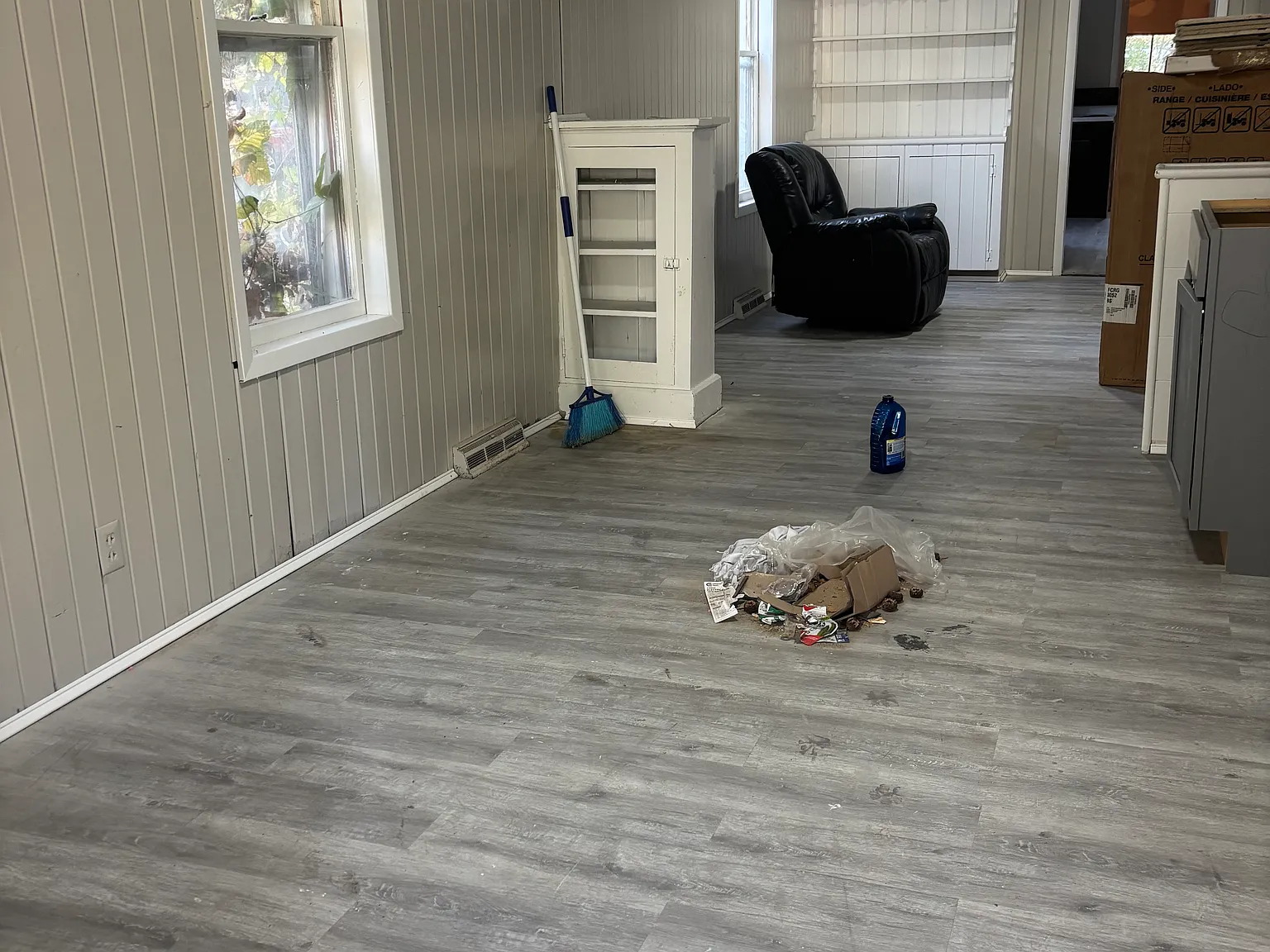 2 bedroom w laundry hookups — Photo 2