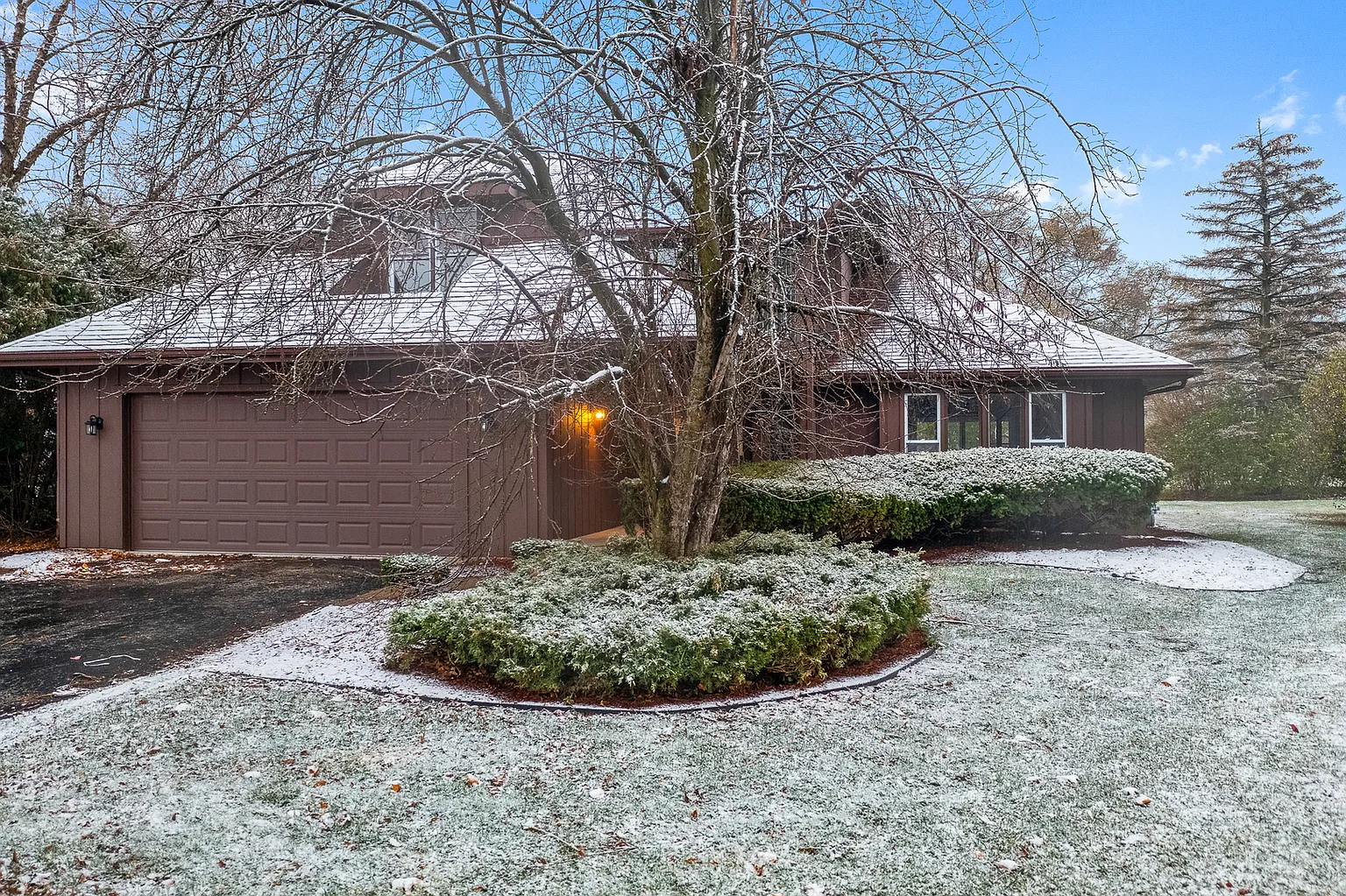 3003 Hedgerow Ln photo 1