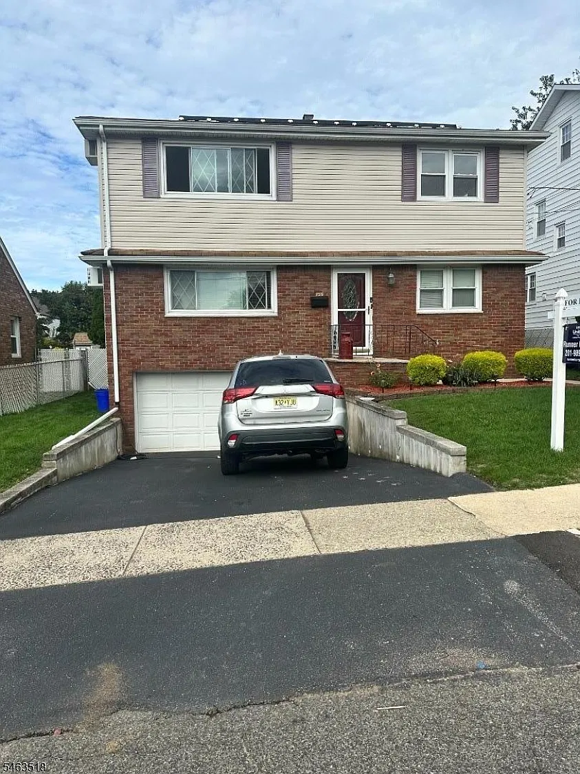 3 bed, 1.0 bath, $3,200 — Photo 1