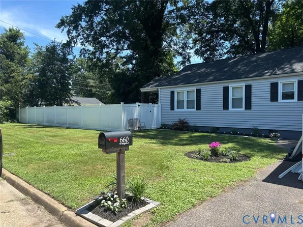 660 Battery Pl, Colonial Heights, VA 23834