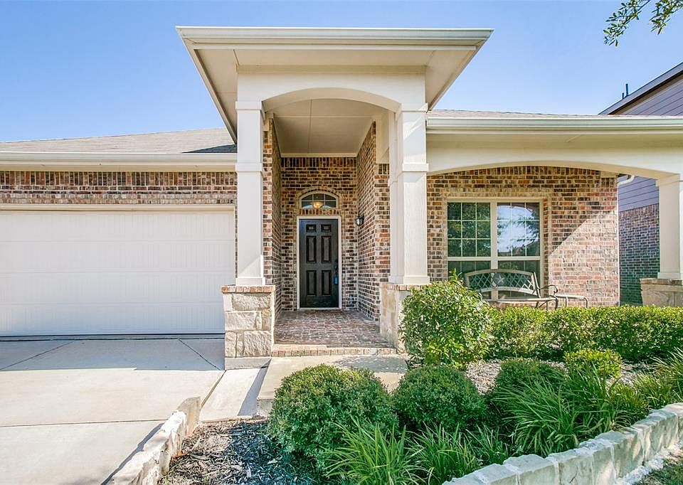 1st image of 15620 Carlton Oaks Dr