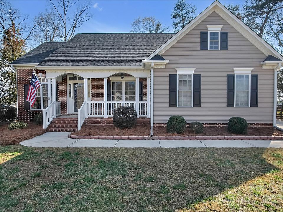 1st image of 278 Ingonish Dr