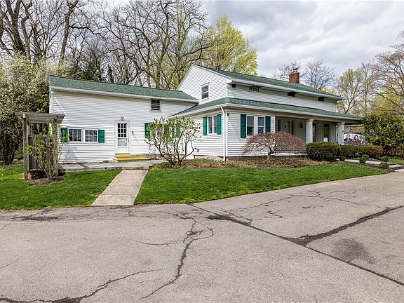 4th image of 1253 Fairport Rd