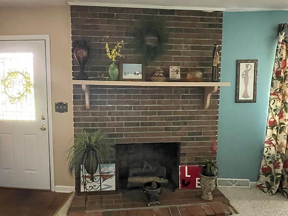 4th image of 2521 Chickasaw Dr