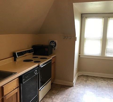 2nd image of 420 E Vandalia St APT C1