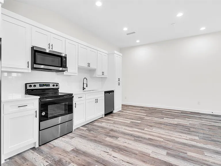 2212 Church St #A — Photo 15