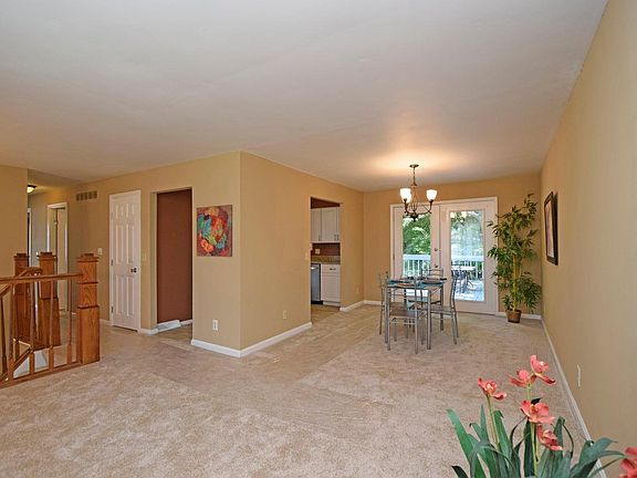 4th image of 5451 Starcrest Dr