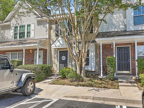 2nd image of 7982 Shadow Oak Dr