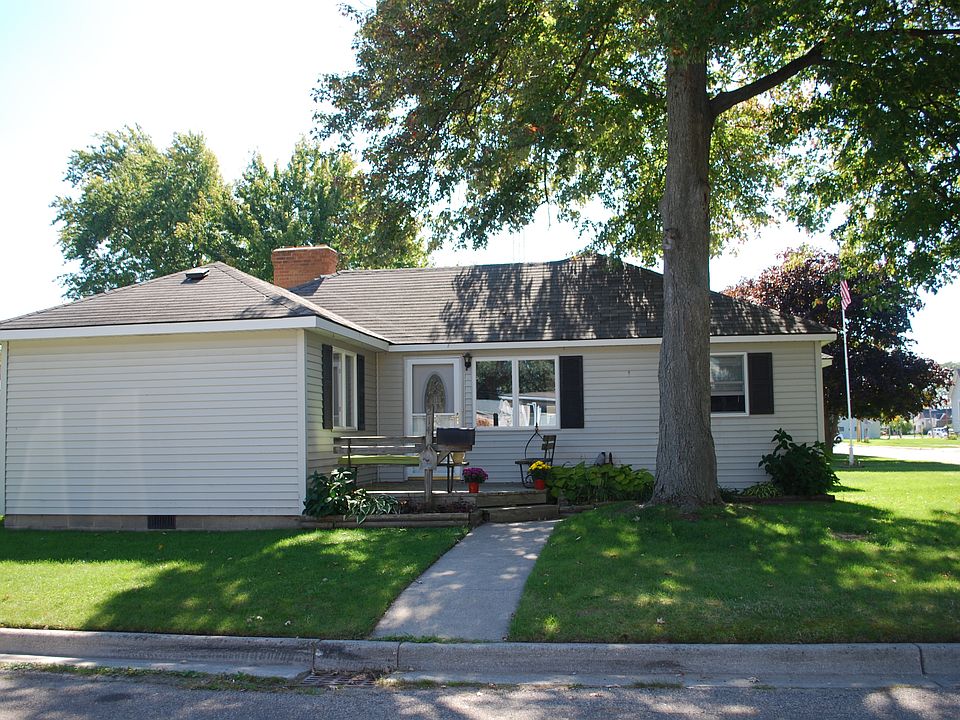 1st image of 214 N Parker St