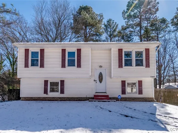 13401 Bermuda Place Dr, Chester, VA 23836