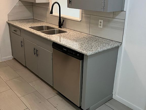 2nd image of 5010 Viking Dr