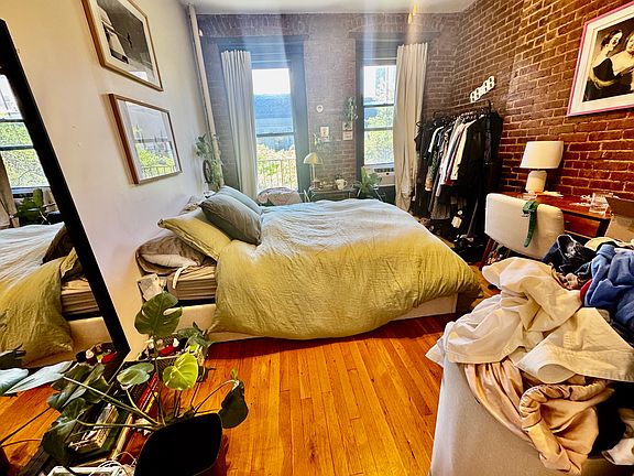 4th image of 325 E 90th St APT 5W