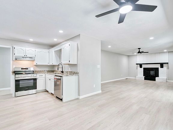 3rd image of 739 E Powell St