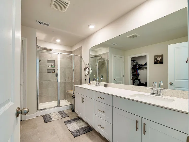 4009 Woodland View Dr — Photo 32