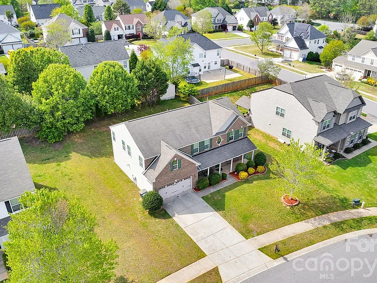 106 Ashton Dr — Photo 45