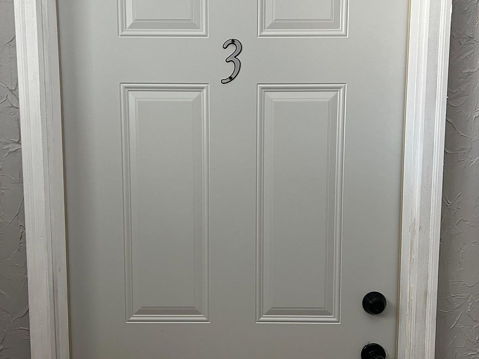 1st image of 1143 15th Ave SE APT 3