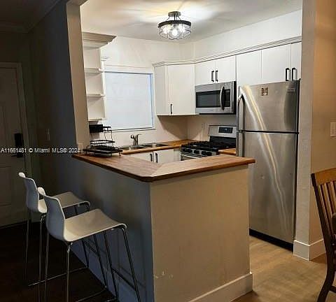 4th image of 344 Meridian Ave APT 2D