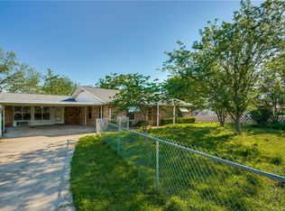 613 Thompson Dr, Lake Dallas, TX 75065