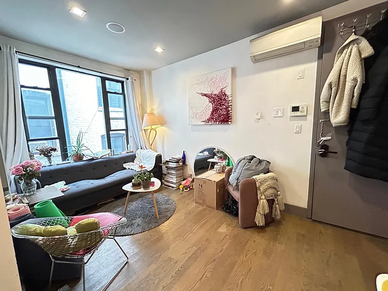 1649 Summerfield St #3E — Photo 3