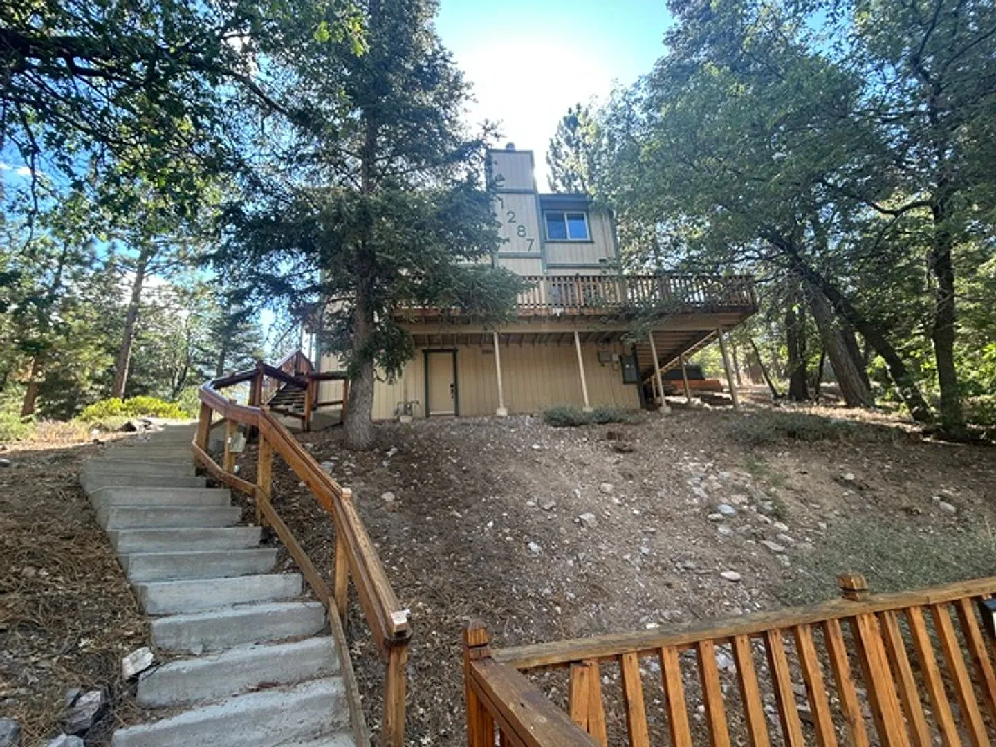 Upper Moonridge 4 Bedroom 3 bath — Photo 2