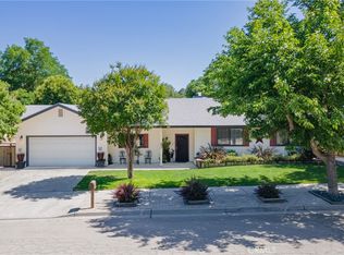 402 9th St, Paso Robles, CA 93446