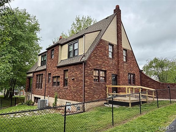4th image of 110 Shepherd Pl
