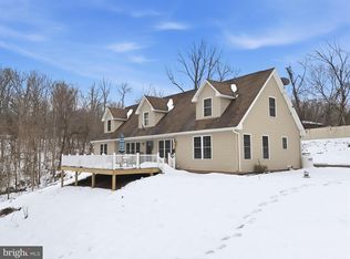 25 Hake Rd, Dover, PA 17315