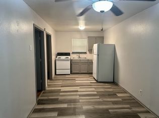 566 3rd St SW #6, Paris, TX 75460