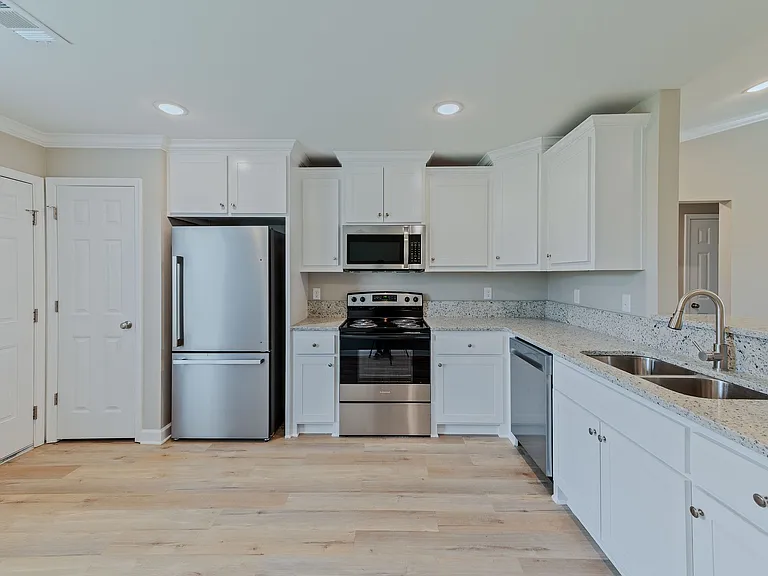 825 Pine Tree Rd — Photo 10