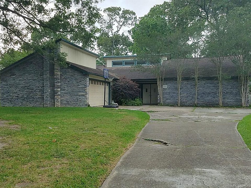1st image of 16507 Dover Cliff Ct