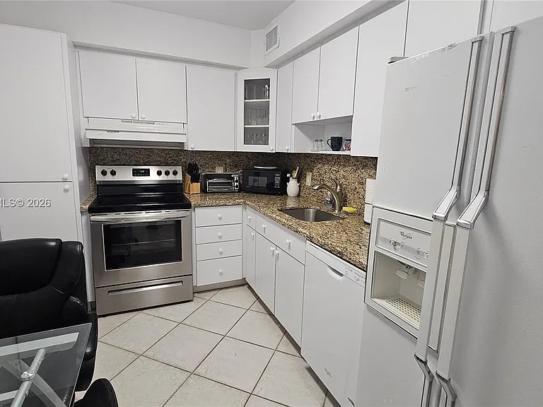 1980 S Ocean Dr #15K — Photo 3