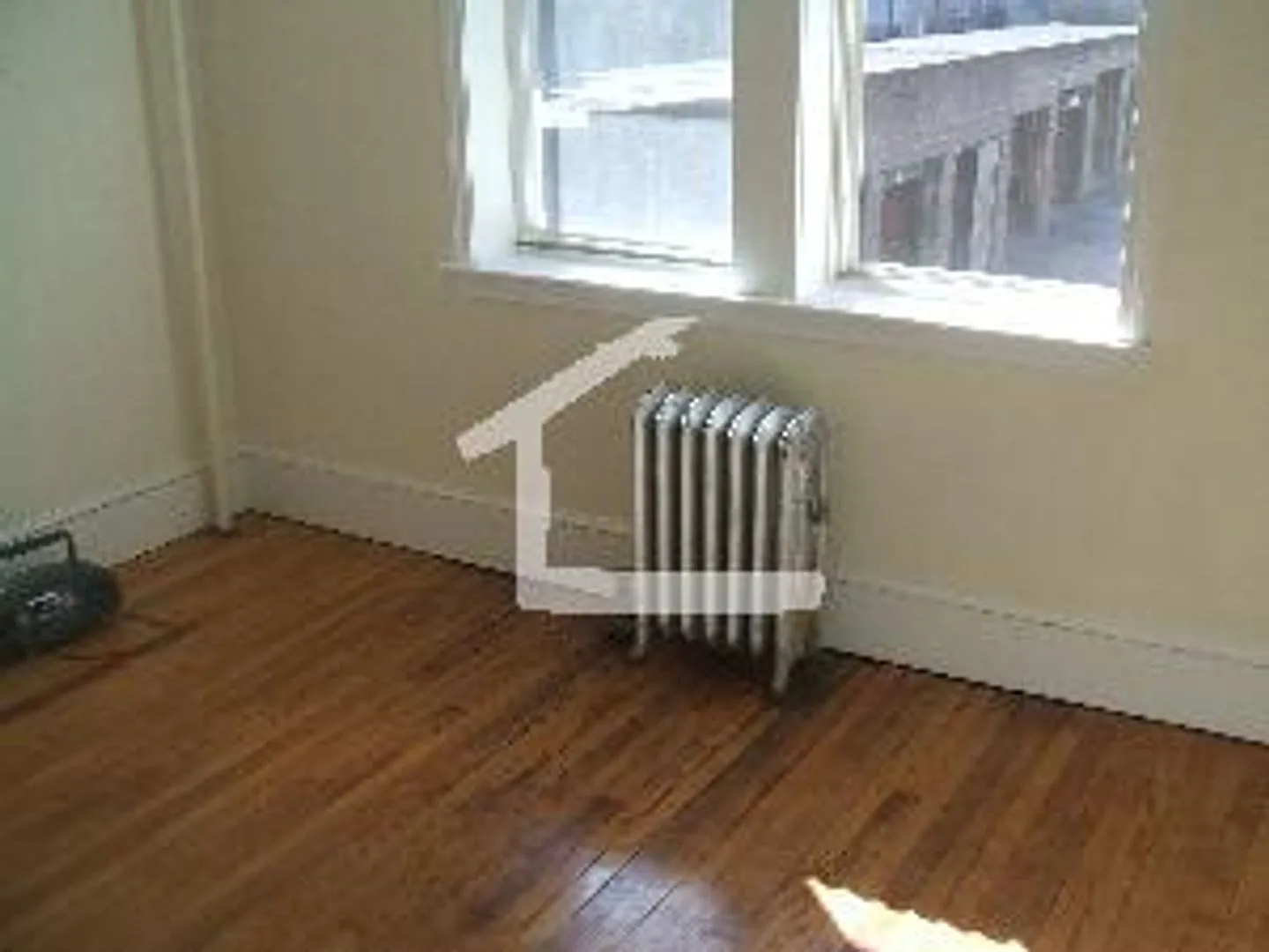 Nicely updated 3 bed near Coolidge Corner and BU! — Photo 3