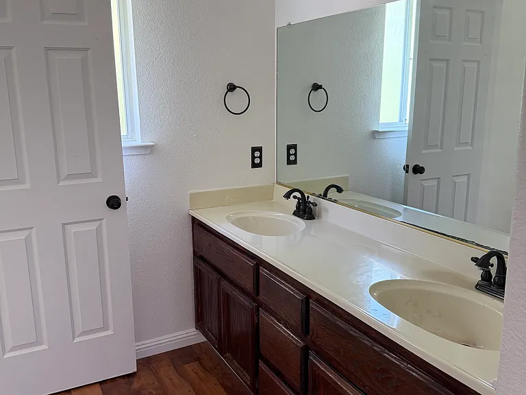 573 Topaz Way — Photo 12