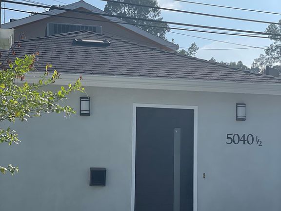 3rd image of 5040 1/2 Topanga Canyon Blvd #5040-1/2